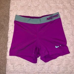 Nike Pros Size S